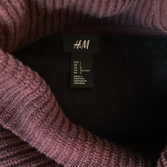 H&M Collared Sweater - Picture 2 of 3